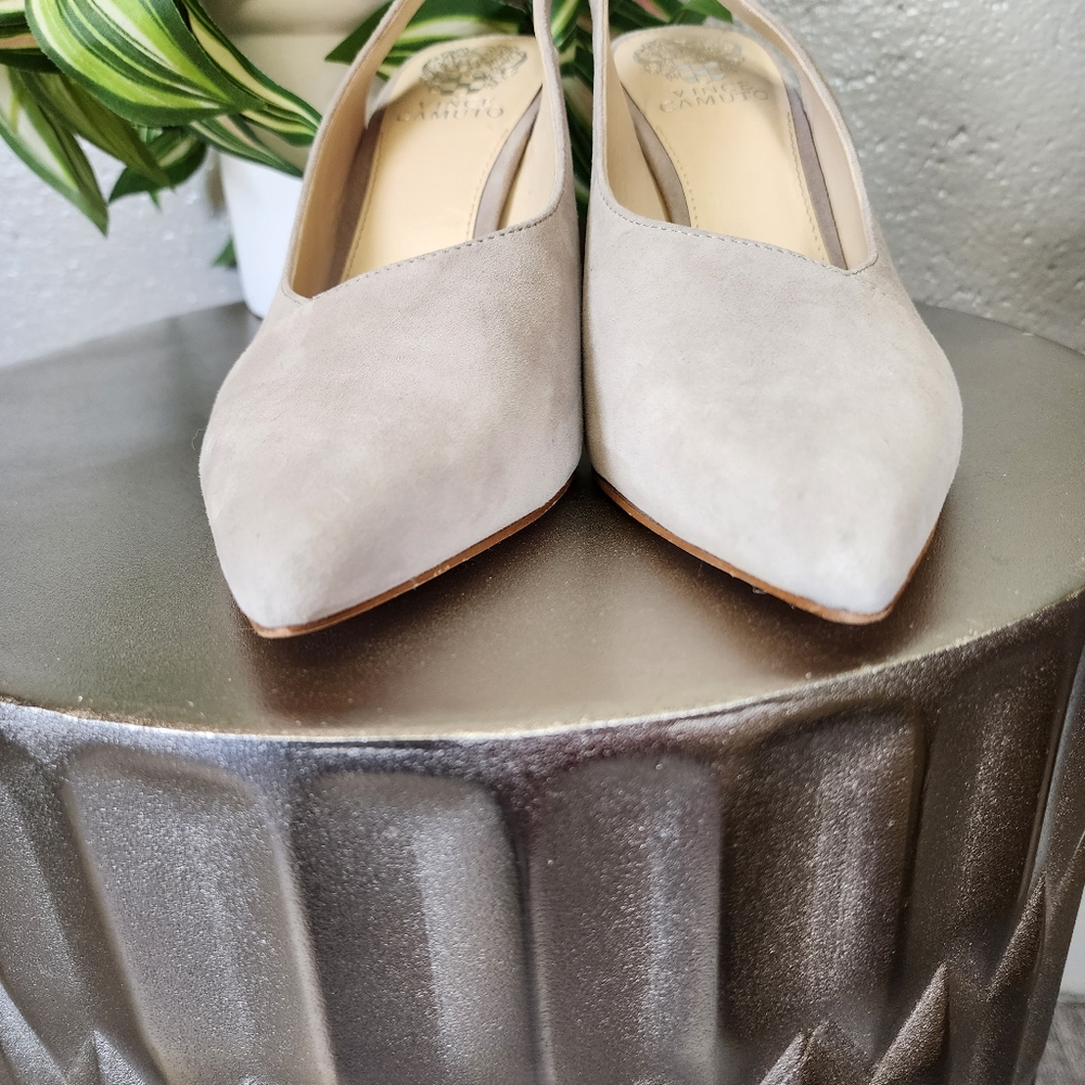 Vince Camuto Alleema Light Cream Suede Slingback Pumps Size 8.5 - Picture 4 of 12
